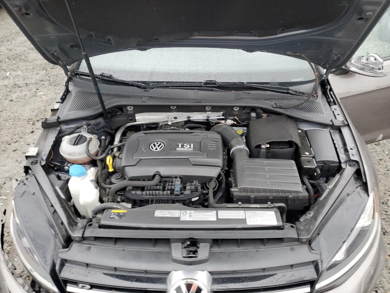 2016 Volkswagen Golf - Image 12