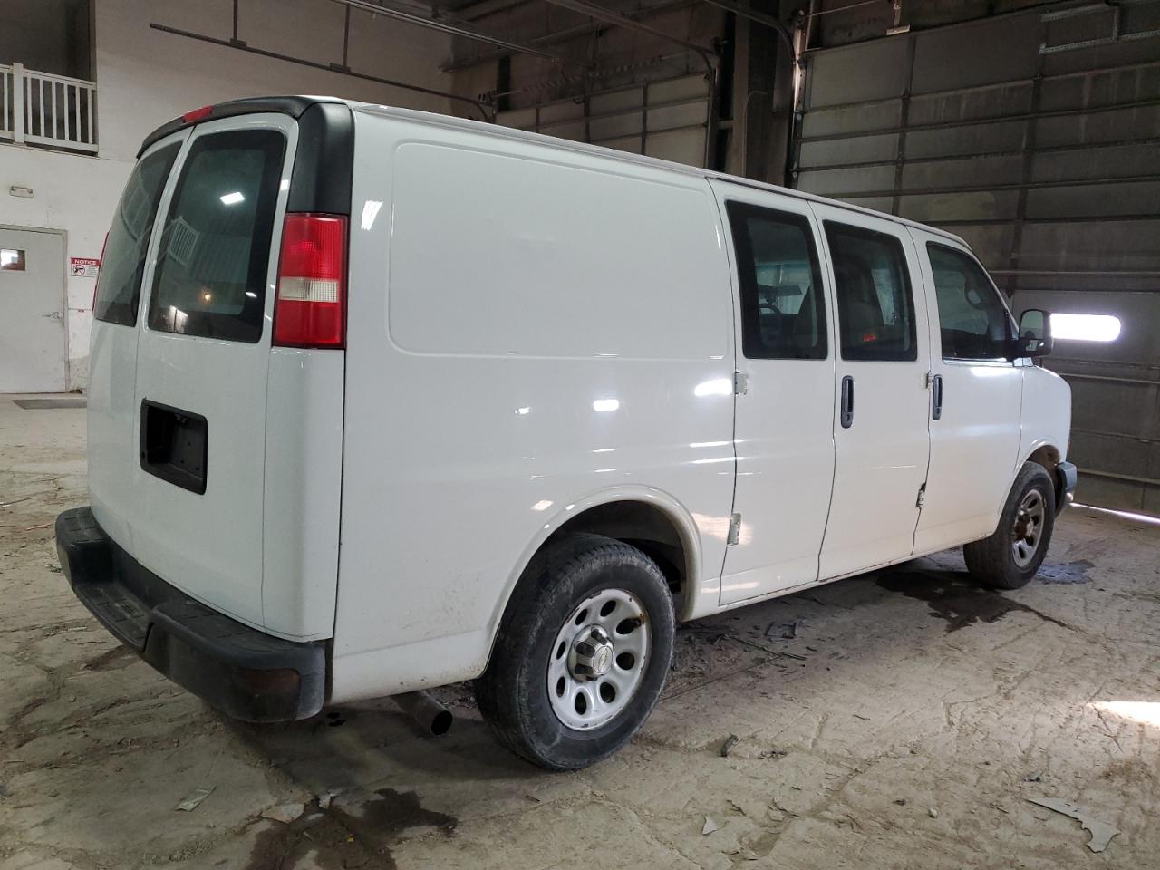 VIN 1GCSGAFX9E1149135 2014 CHEVROLET EXPRESS no.3