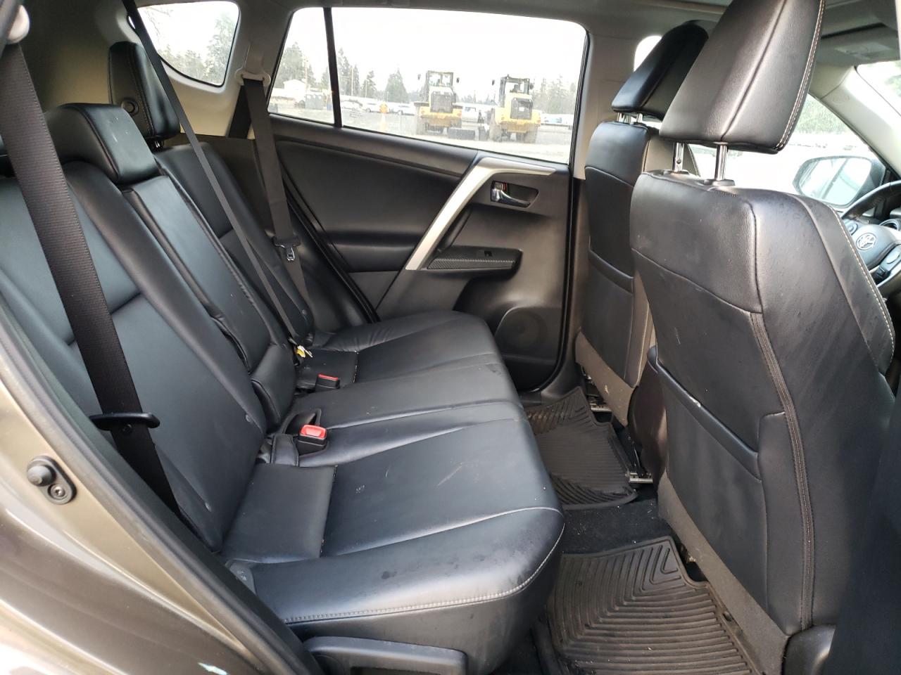2015 Toyota RAV 4 - Image 10