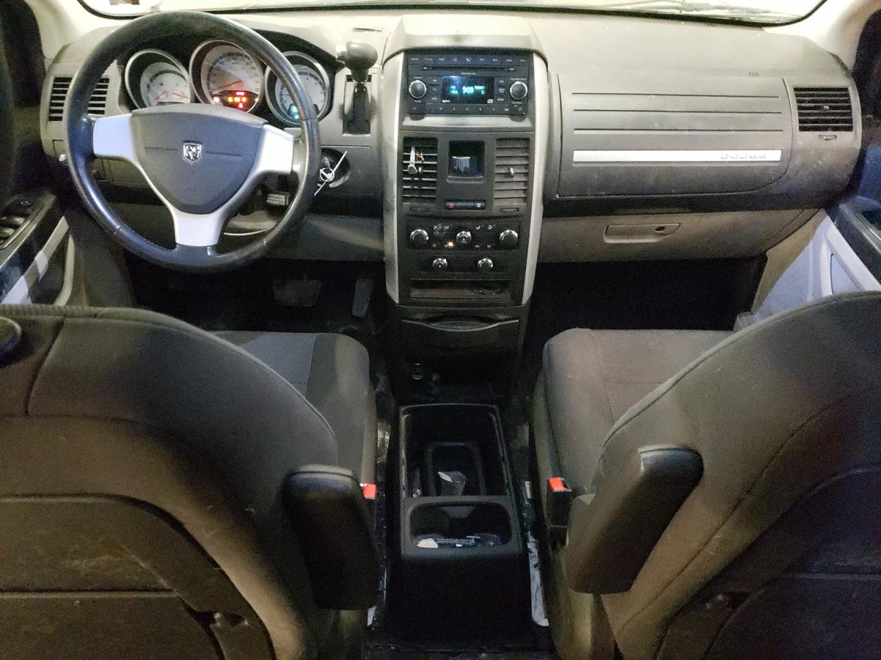 2008 Dodge Caravan - Image 8
