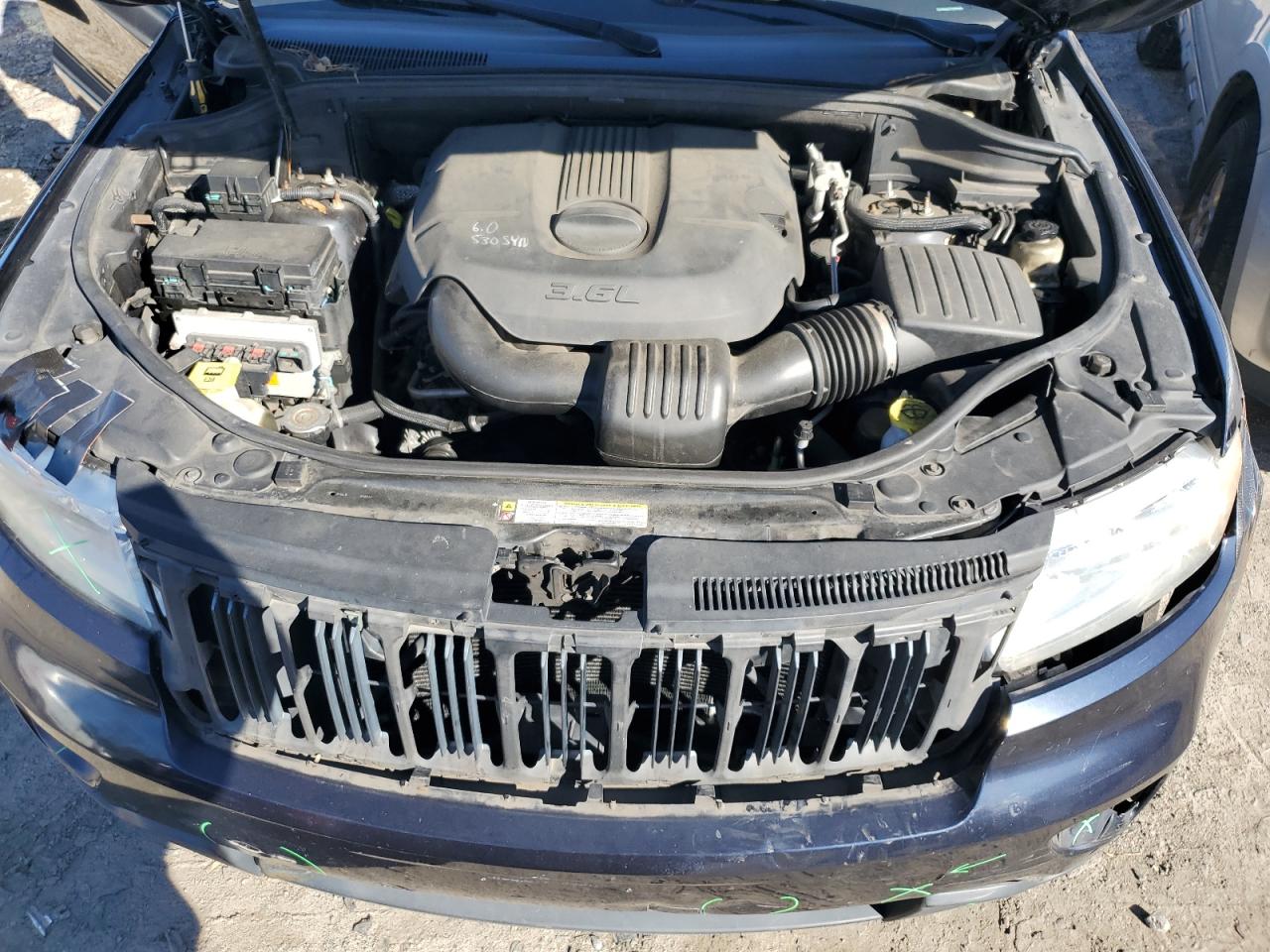 2011 Jeep Grand Cherokee - Image 12