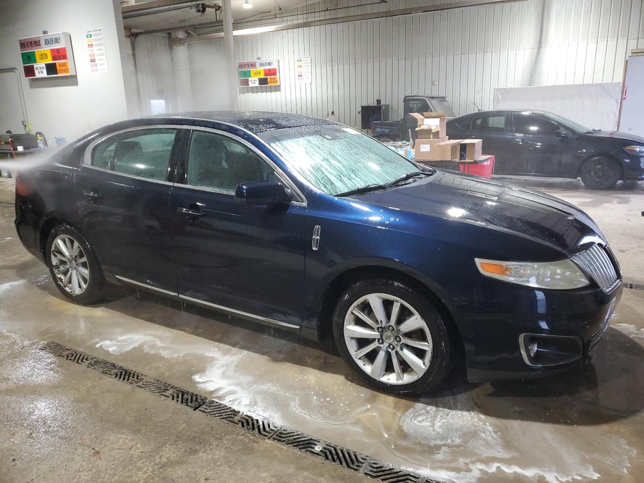 2009 Lincoln MKS - Image 4