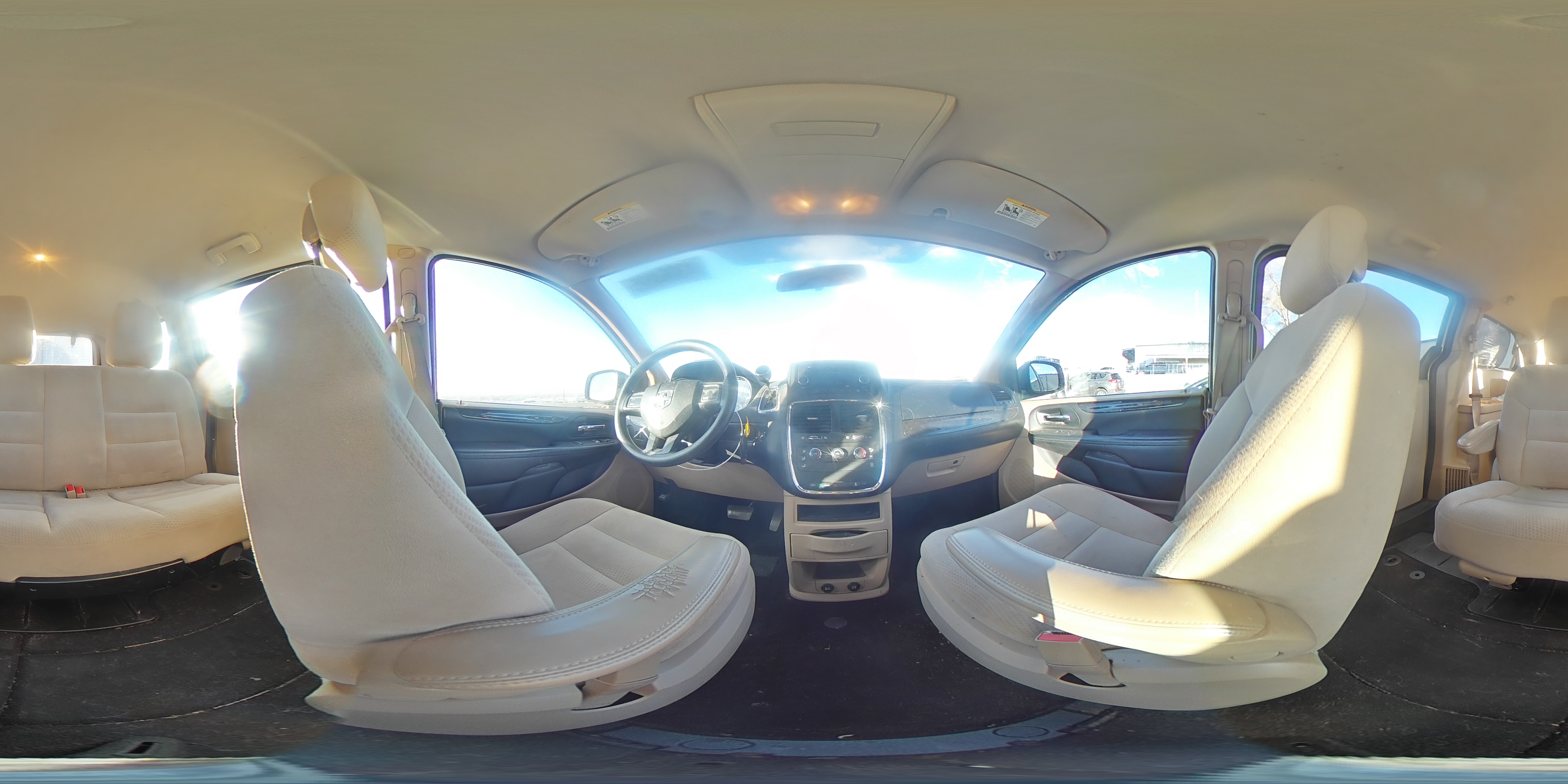 2015 Dodge Caravan - Image 15