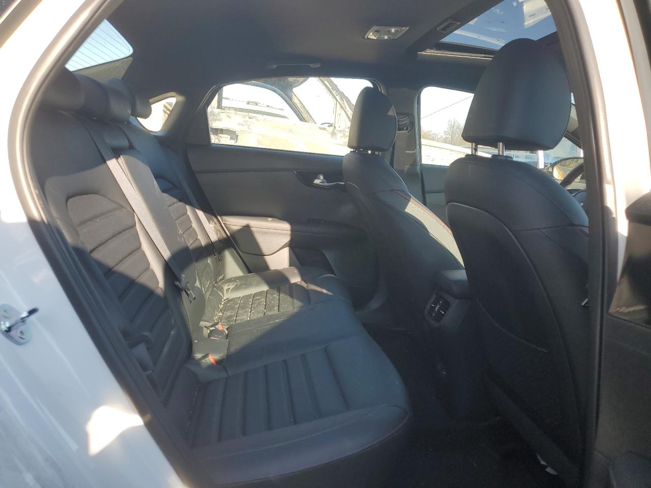 2024 Kia Forte - Image 10