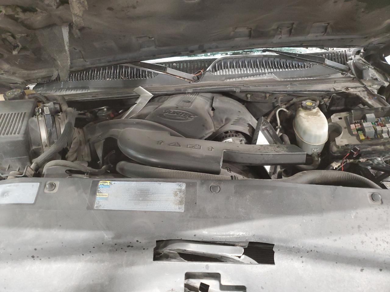 2004 Cadillac Escalade - Image 13
