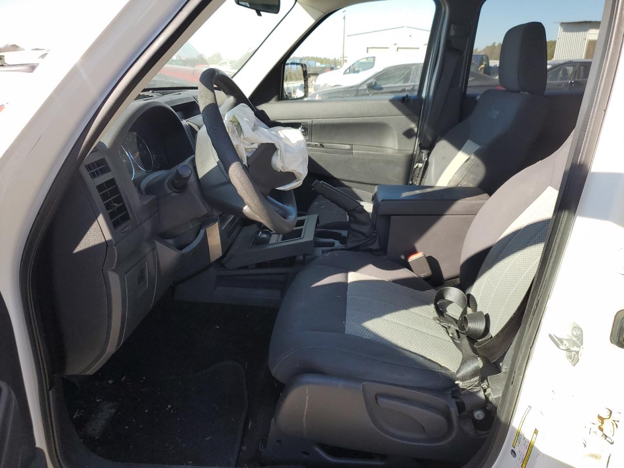 2009 Jeep Liberty (North America) - Image 7