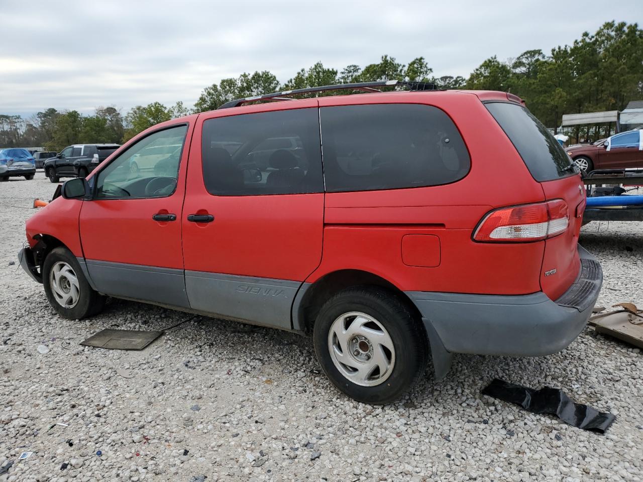 2002 Toyota Sienna - Image 2