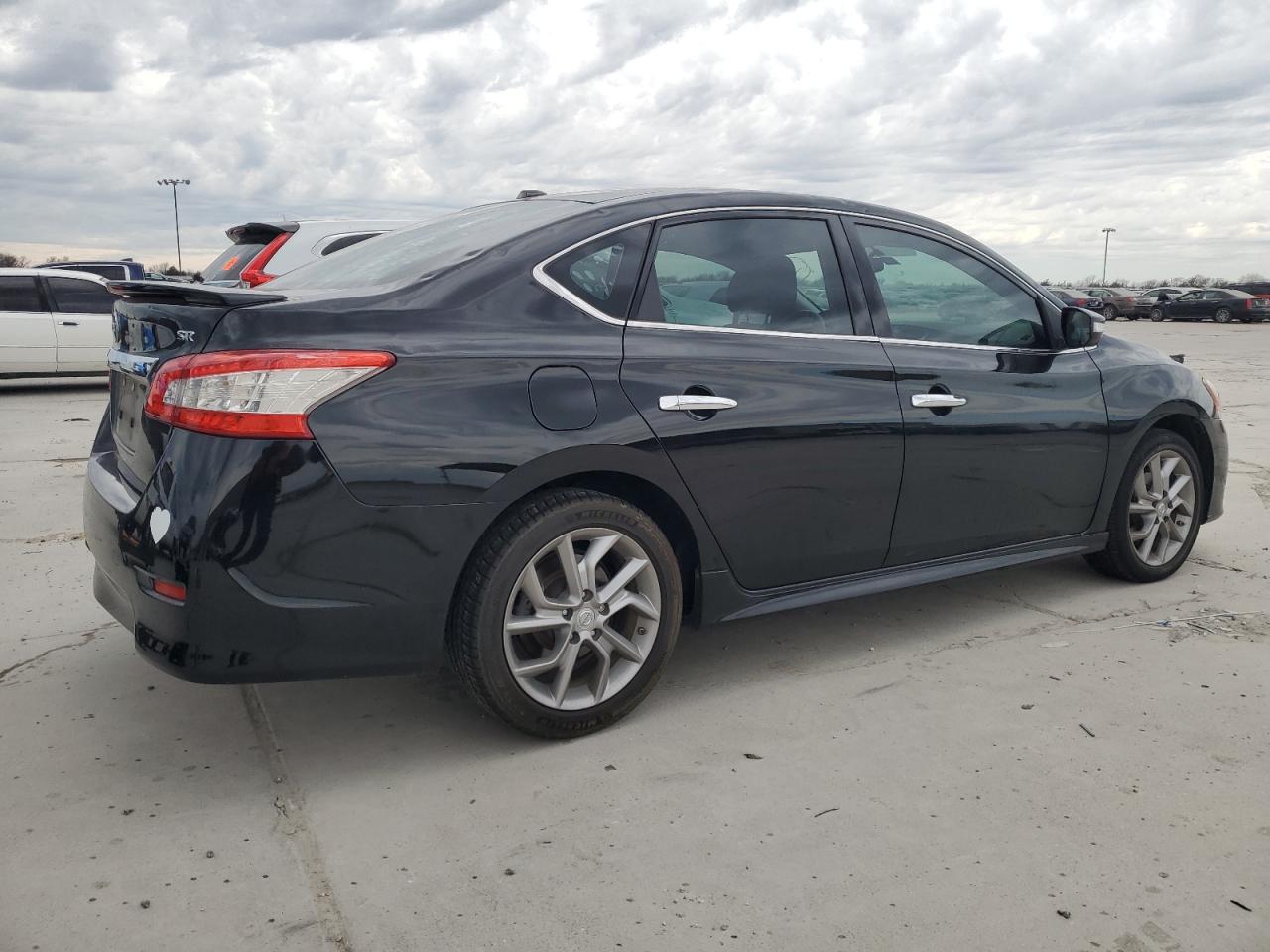 2015 Nissan Sentra - Image 3