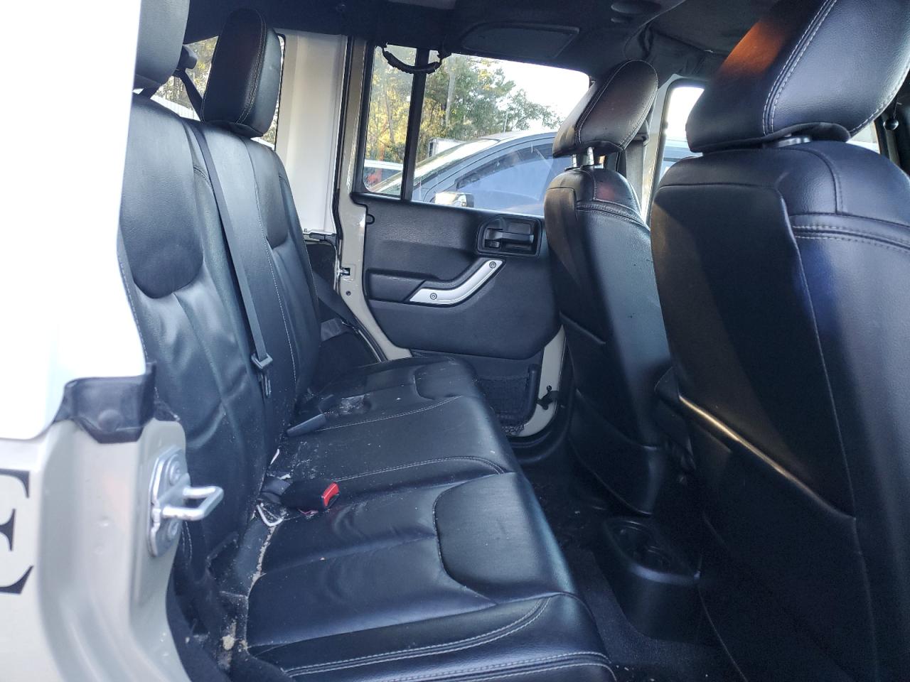 2017 Jeep Wrangler - Image 10