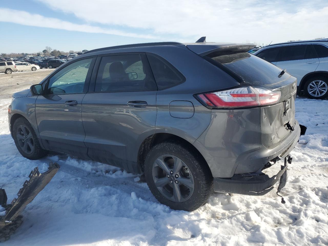 2023 Ford Edge - Image 2