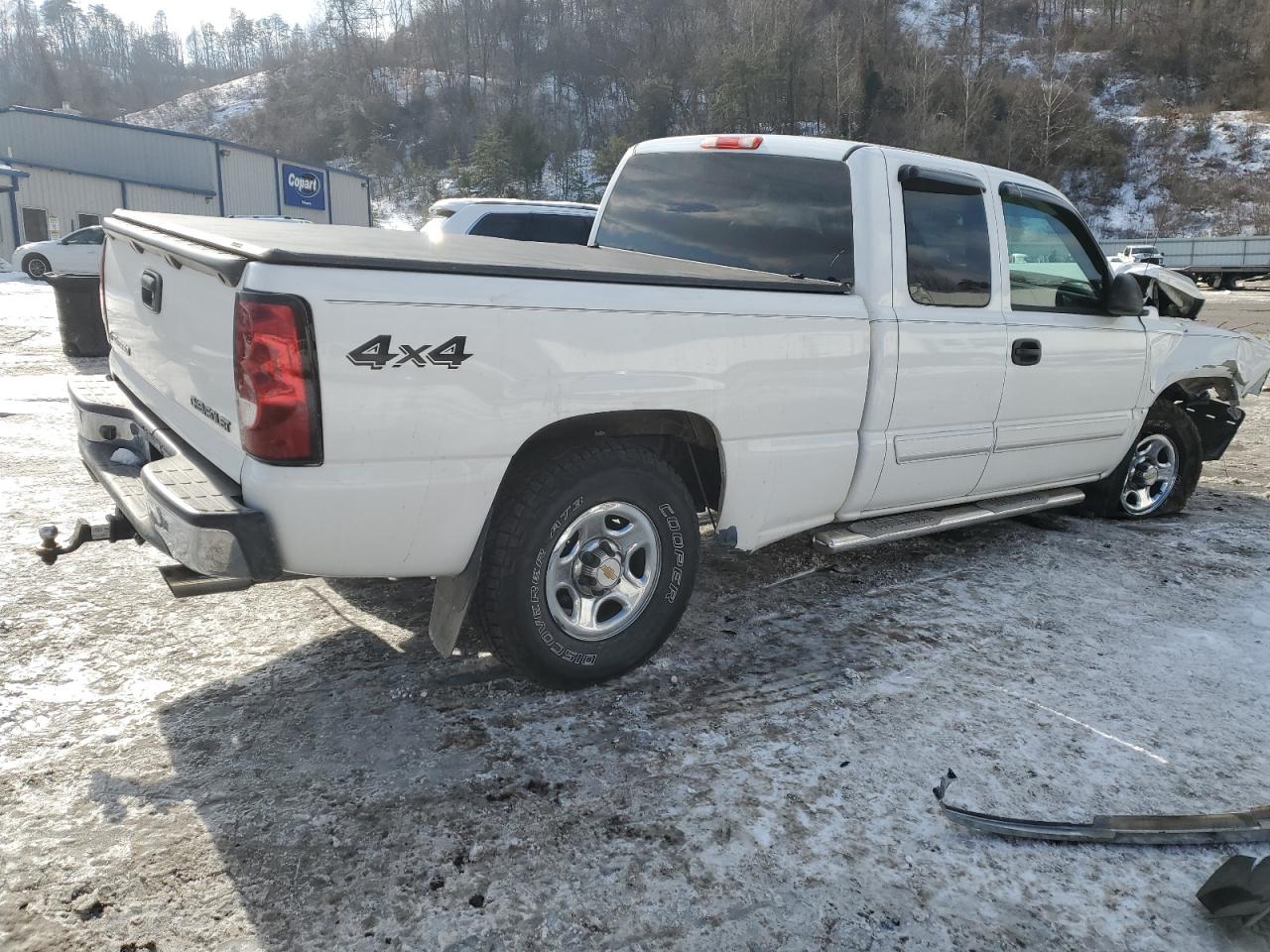 2004 Chevrolet Silverado - Image 3