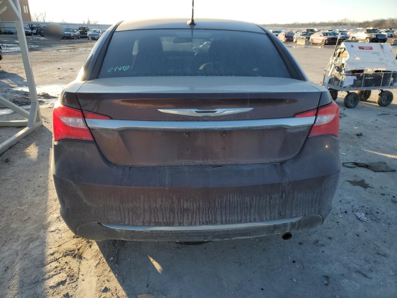 2013 Chrysler 200 - Image 6