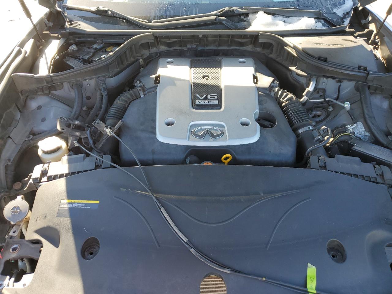 2016 Infiniti Q70 - Image 11