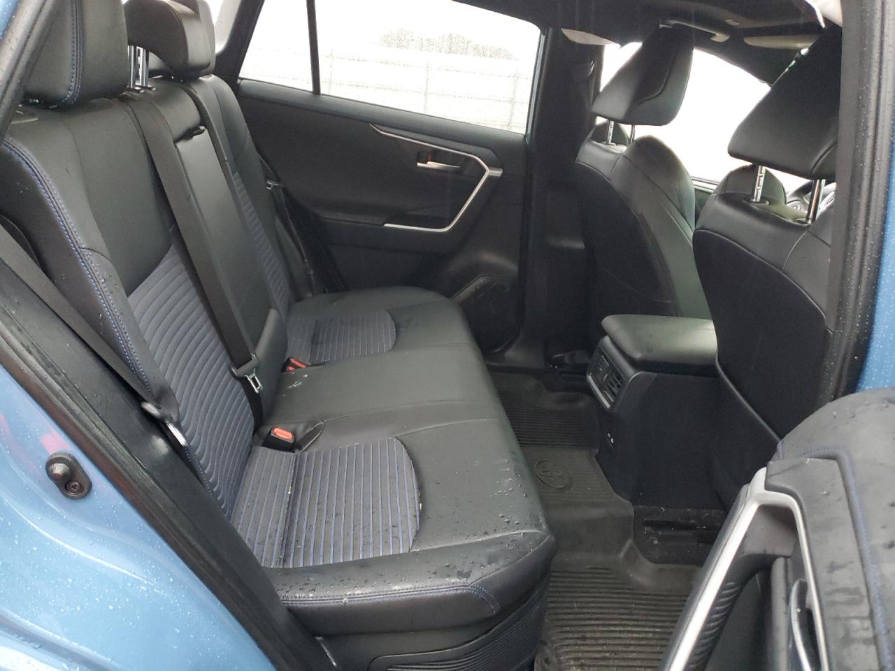 2023 Toyota RAV 4 - Image 11