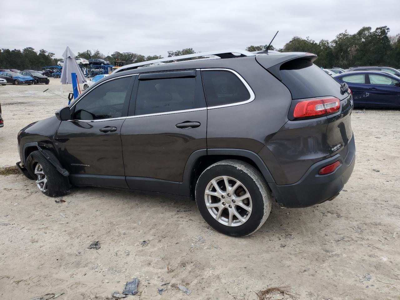 2015 Jeep Grand Cherokee - Image 2