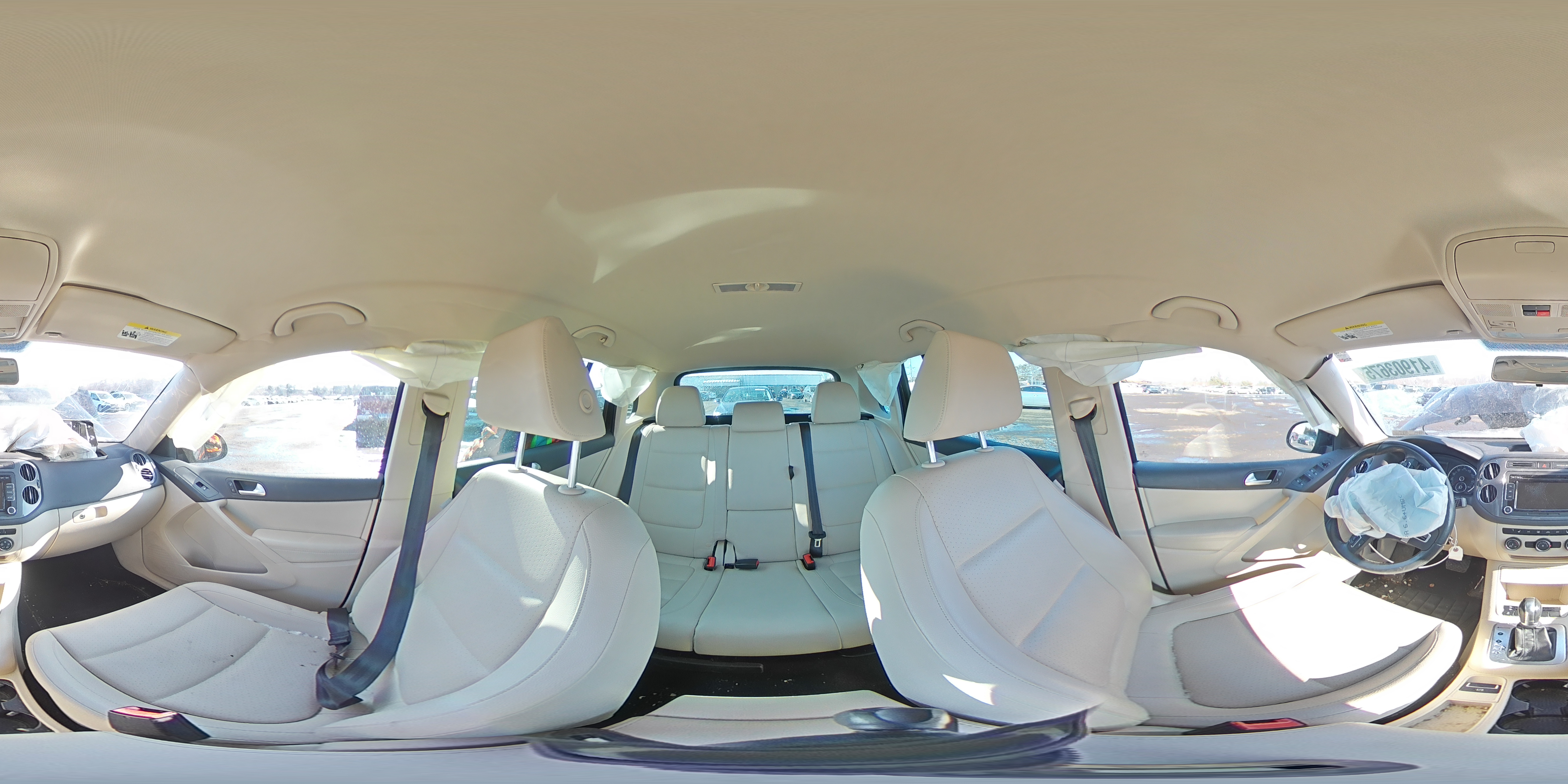 2015 Volkswagen Tiguan - Image 13