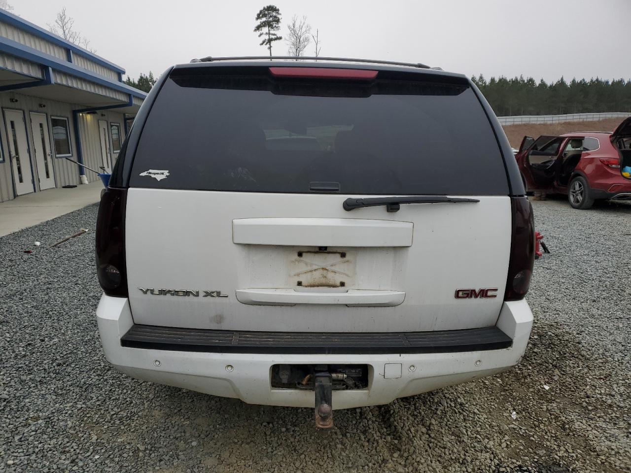 2014 GMC Yukon - Image 6