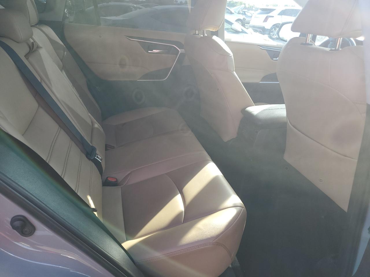 2020 Toyota RAV 4 - Image 11