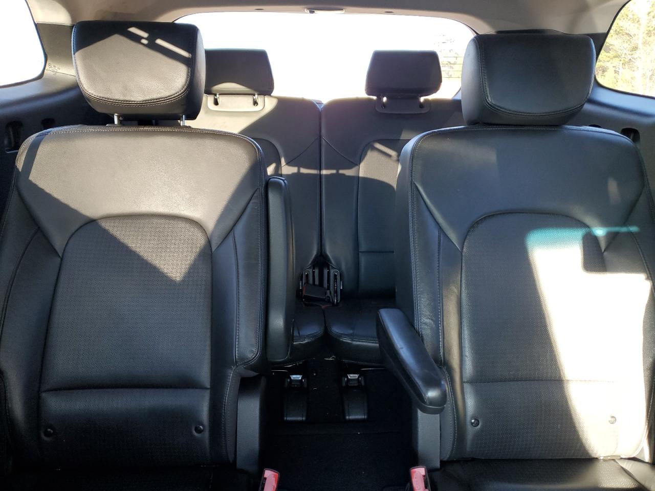 2013 Hyundai Santa Fe - Image 10