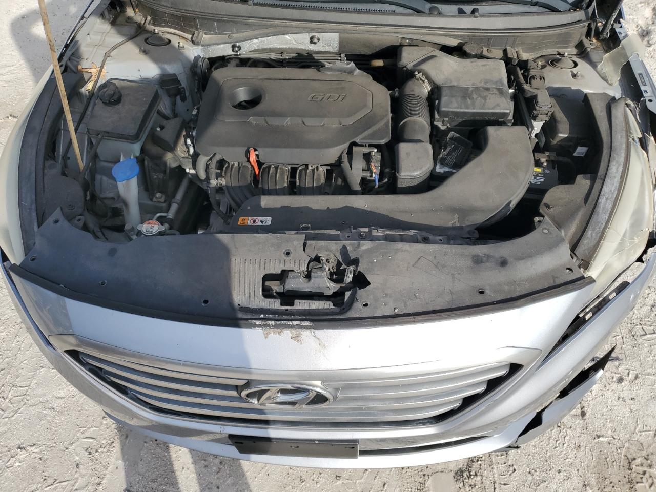 2016 Hyundai Sonata - Image 13