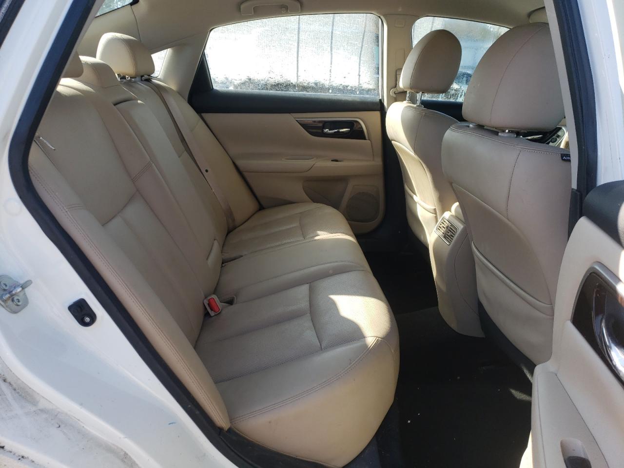 2015 Nissan Altima - Image 10
