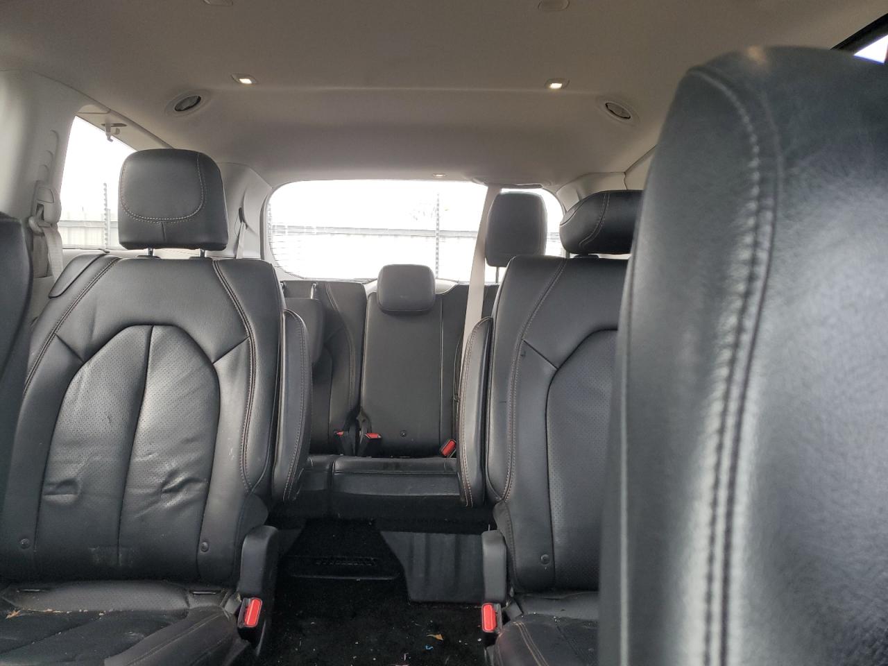 2018 Chrysler Pacifica - Image 10