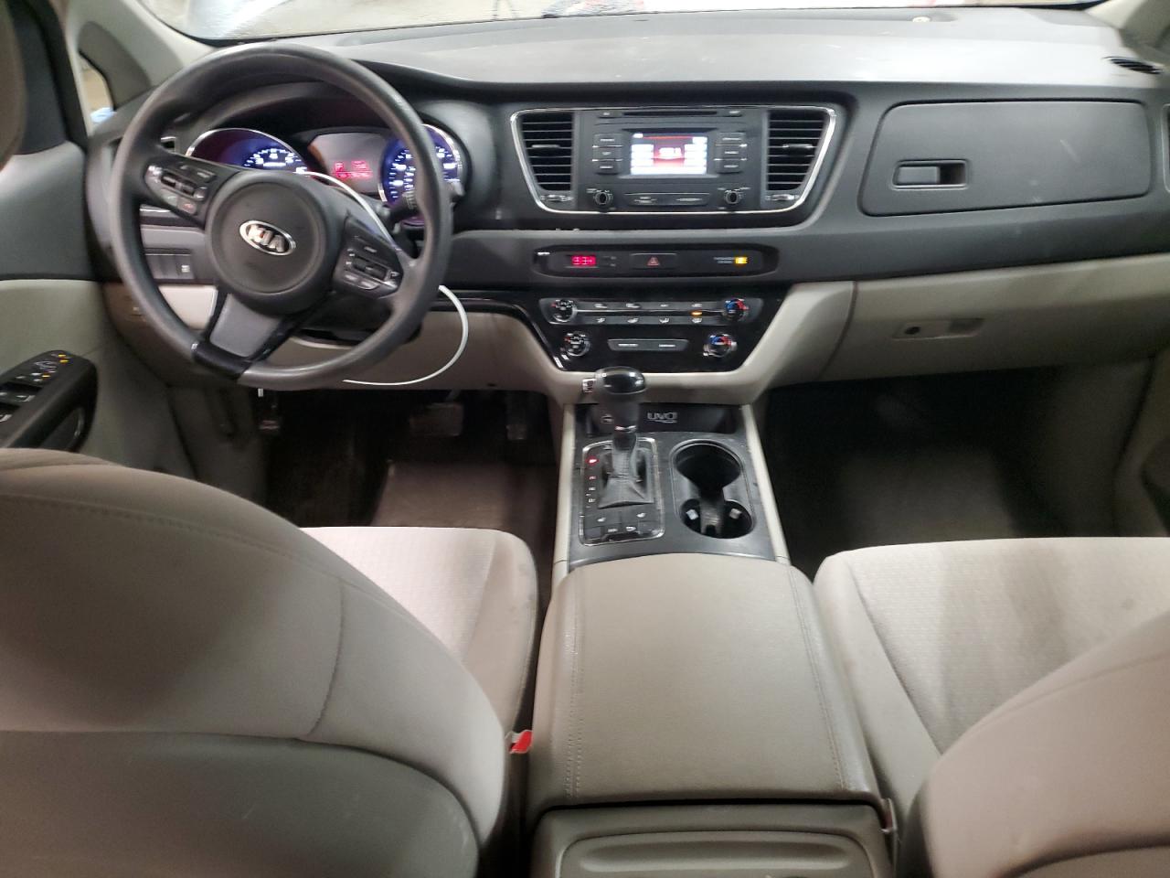 2016 Kia Sedona - Image 8