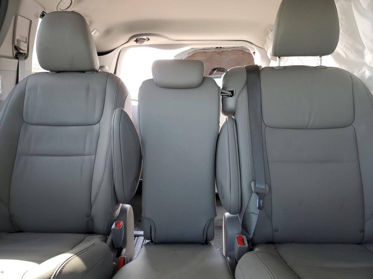 2019 Toyota Sienna - Image 10