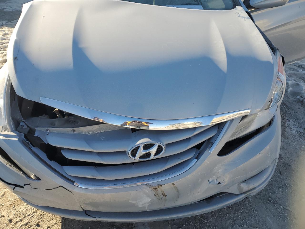 2012 Hyundai Sonata - Image 11