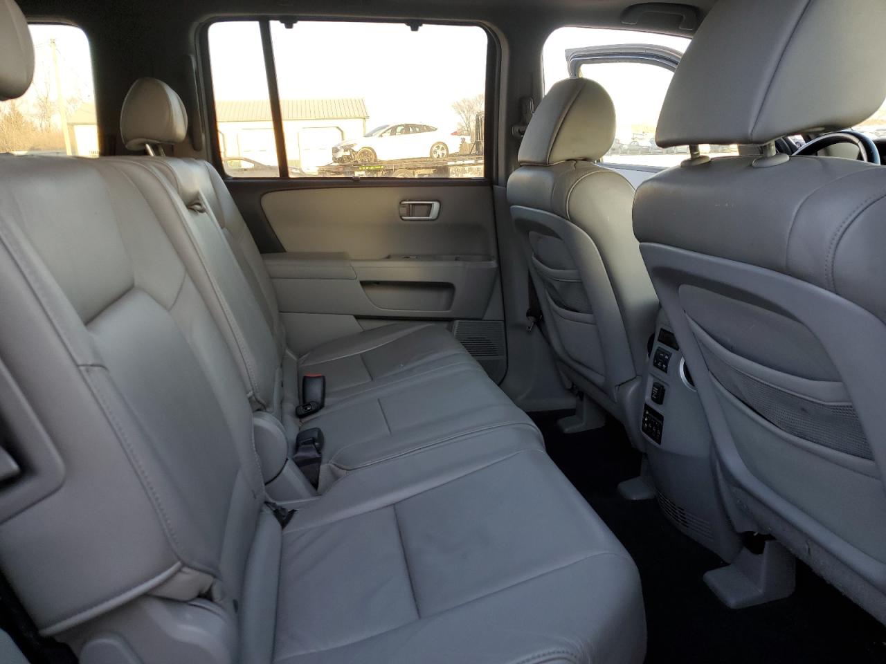 2010 Honda Pilot - Image 11