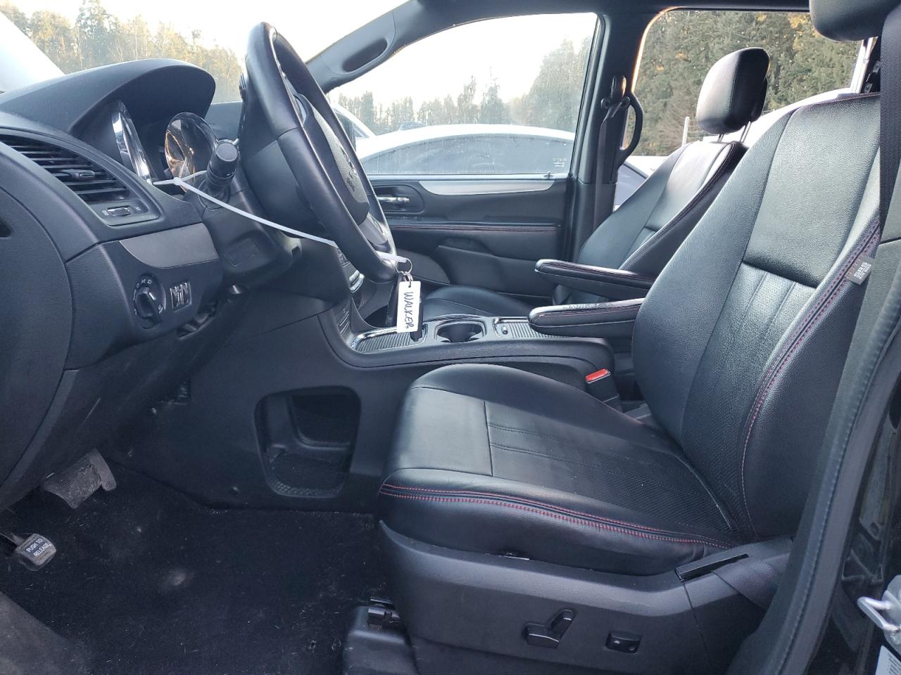 2015 Dodge Caravan - Image 7