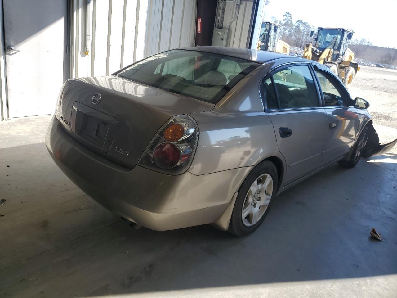 2004 Nissan Altima - Image 3