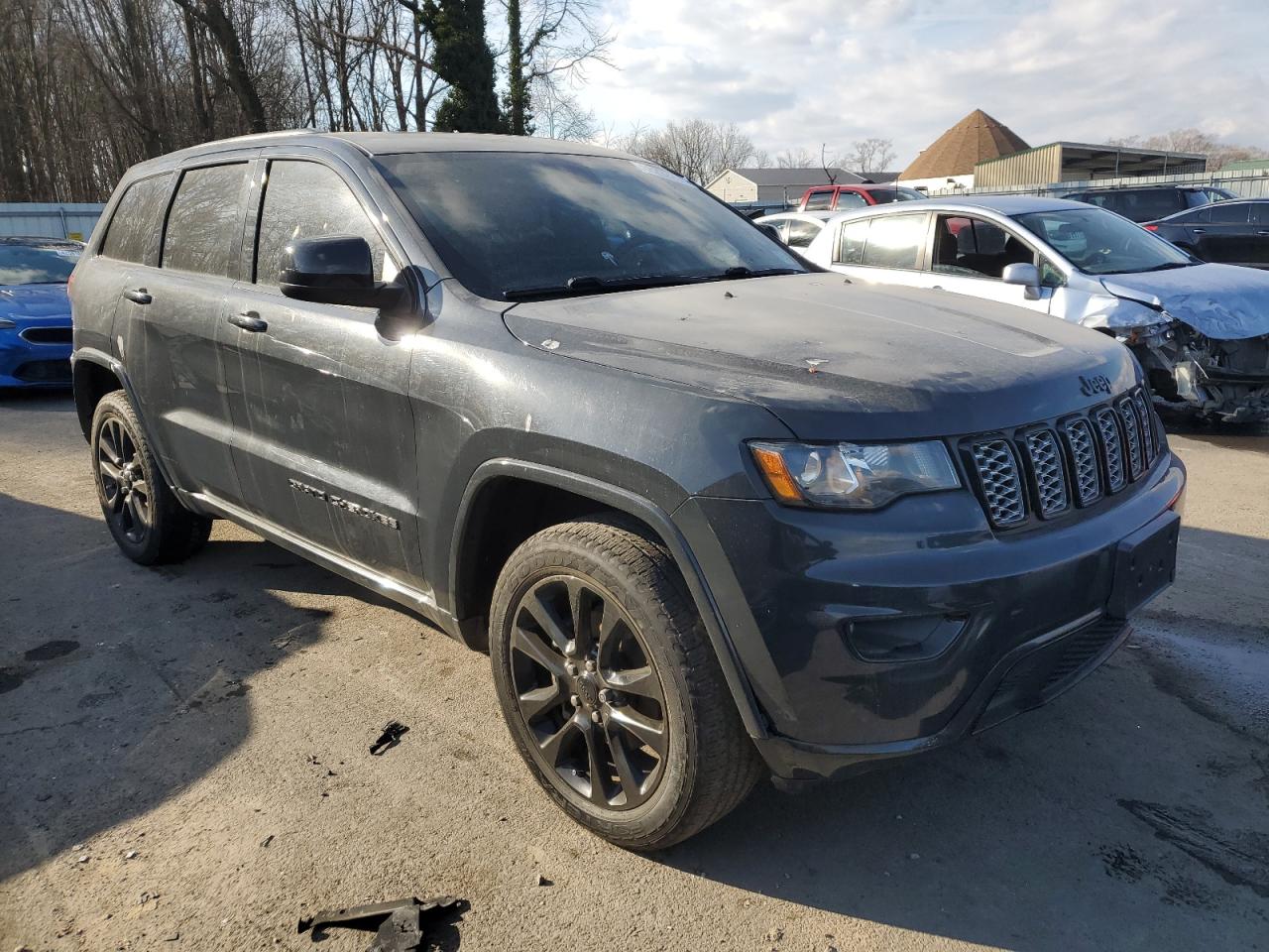 2017 Jeep Grand Cherokee - Image 4