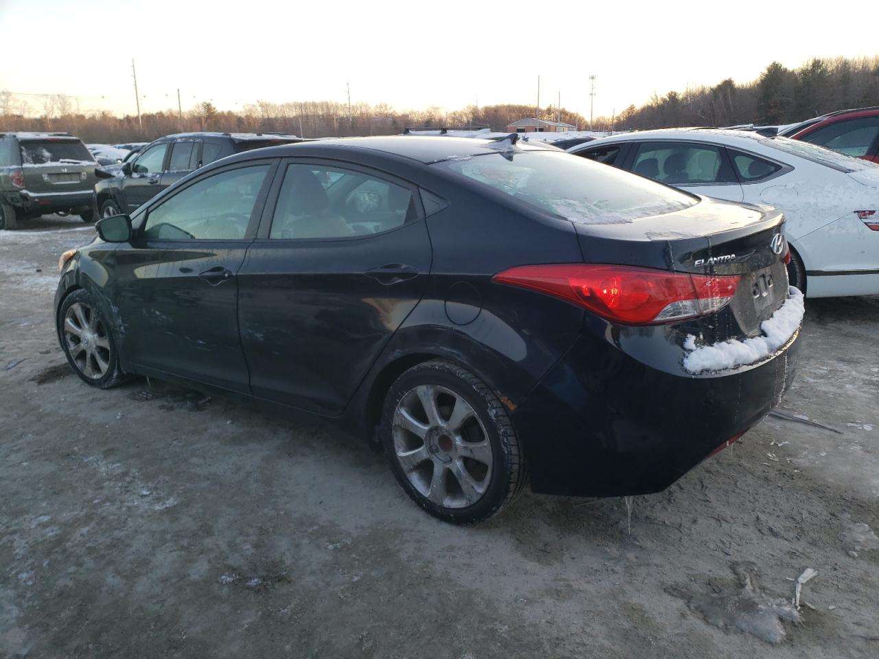 2012 Hyundai Elantra - Image 2