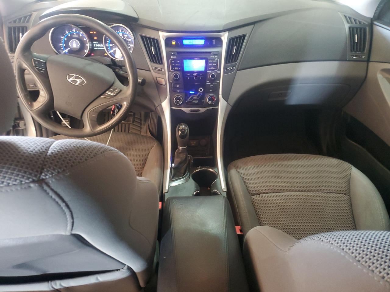 2011 Hyundai Sonata - Image 8