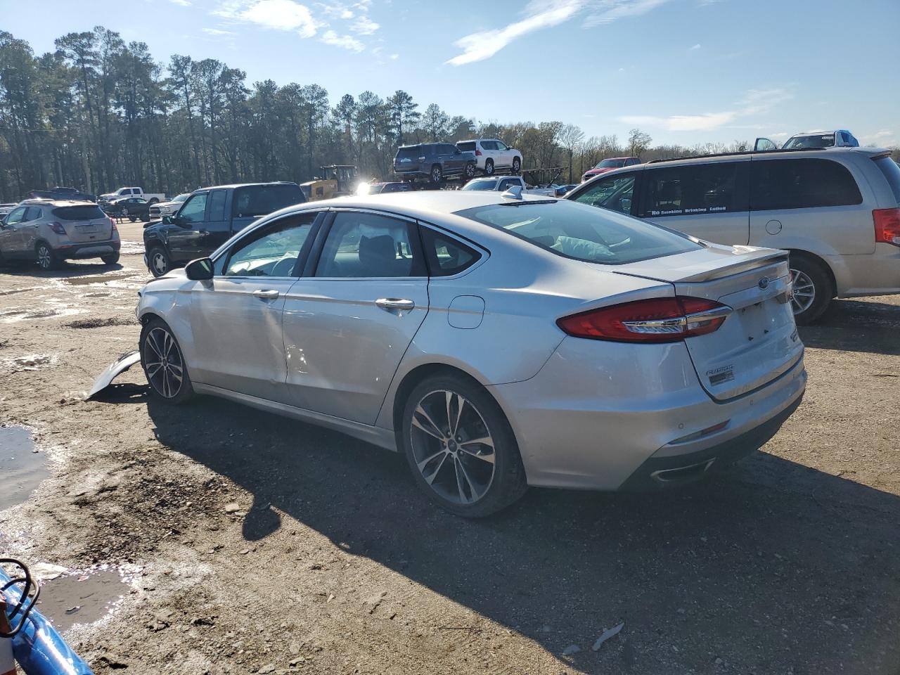 2019 Ford Fusion - Image 2