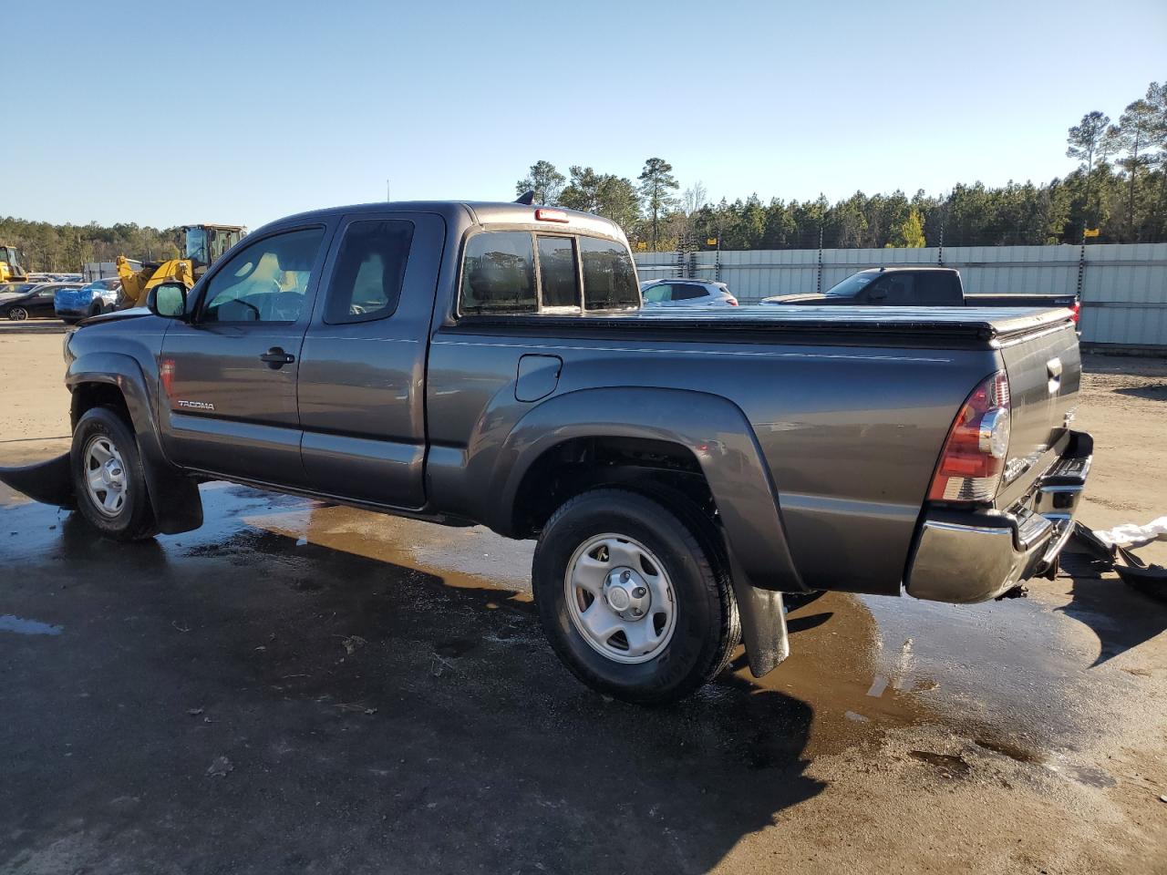 2014 Toyota Tacoma - Image 2