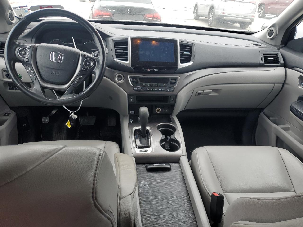2017 Honda Pilot - Image 8