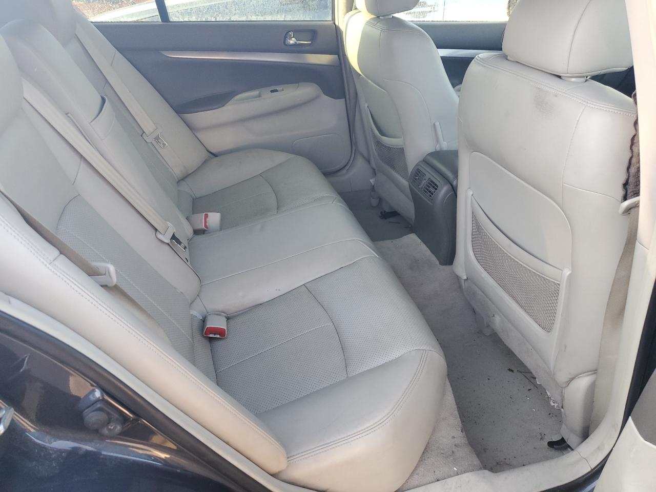 2011 Infiniti G - Image 10