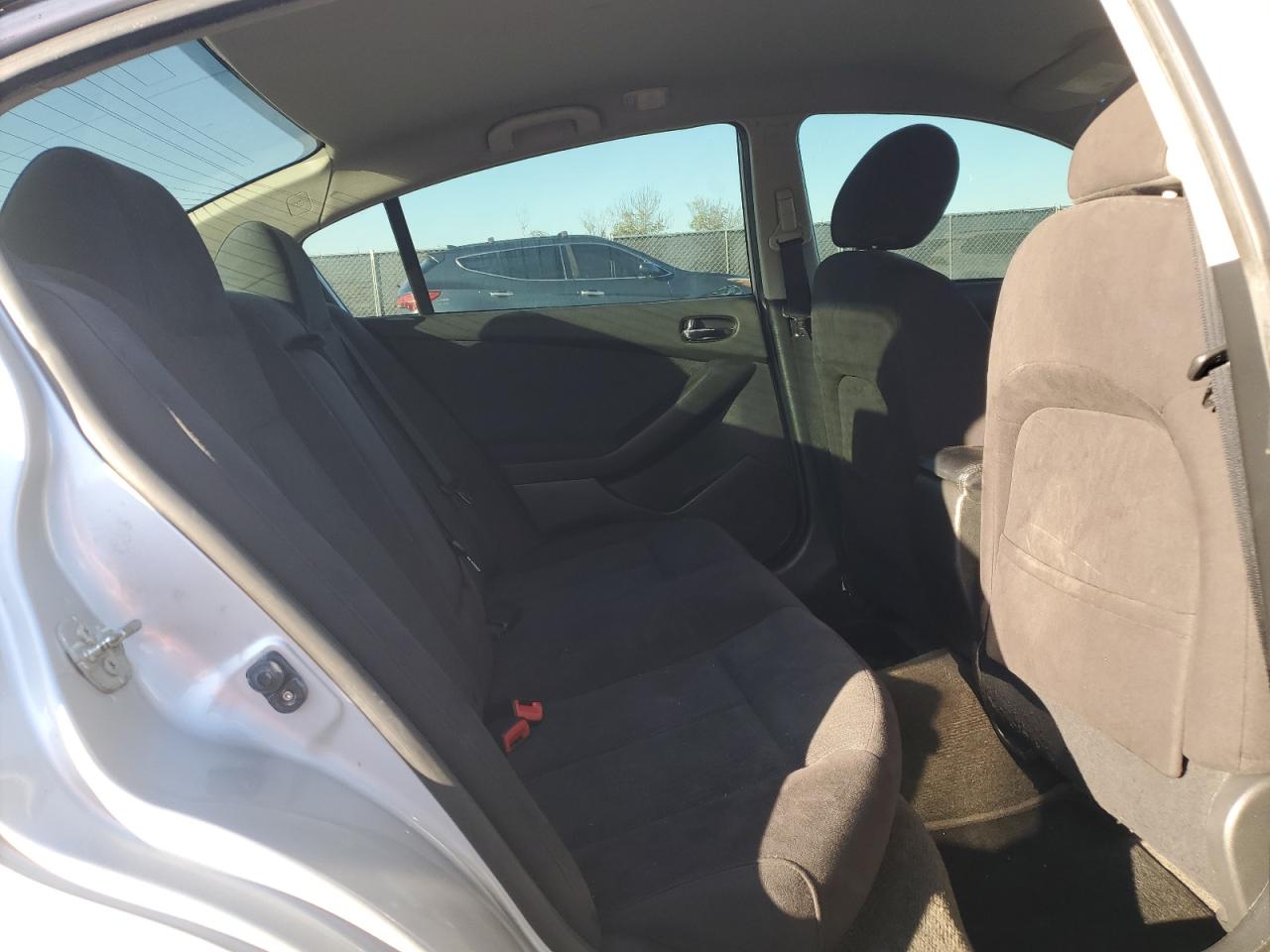 2012 Nissan Altima - Image 10