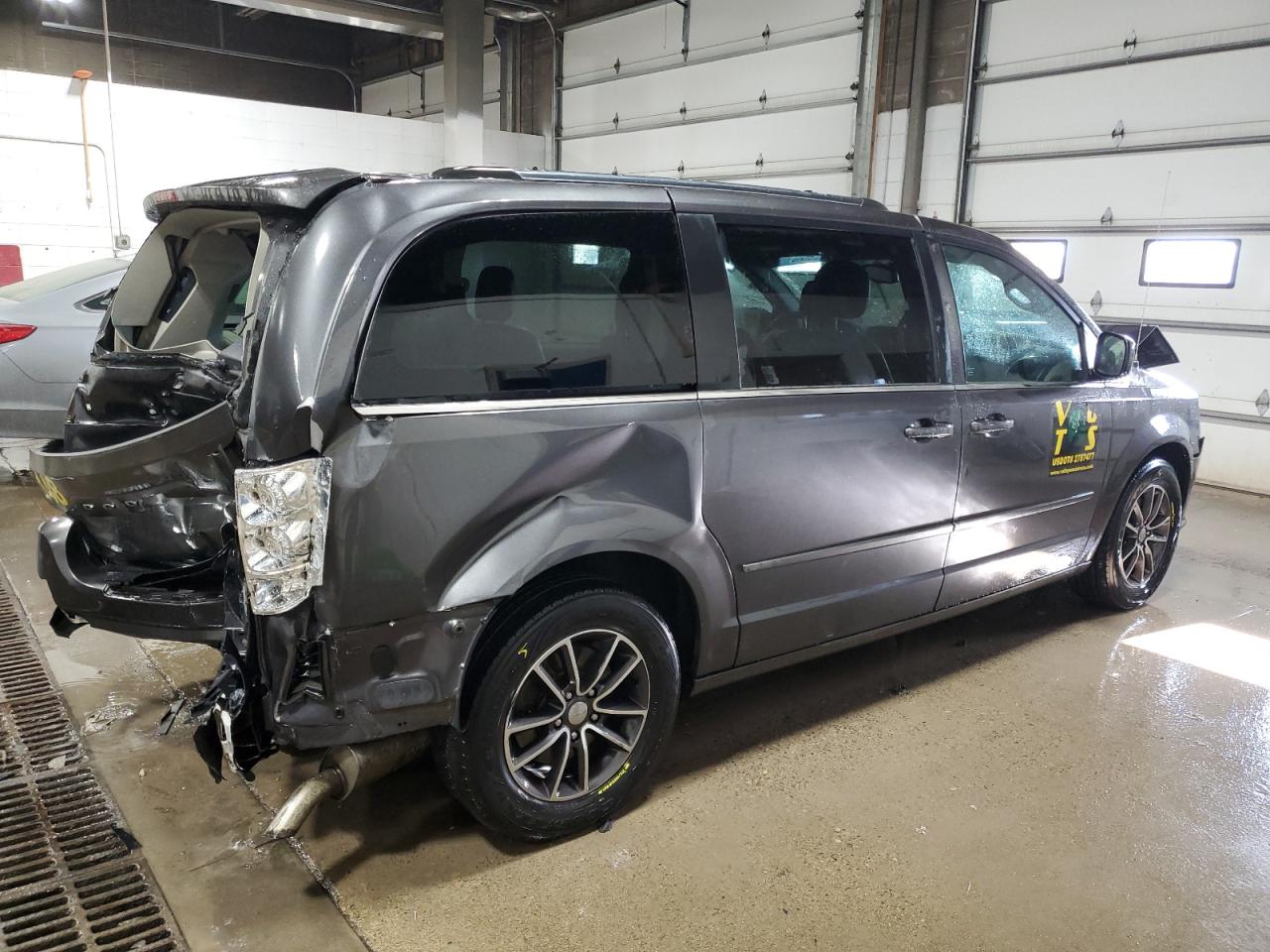2016 Dodge Caravan - Image 3