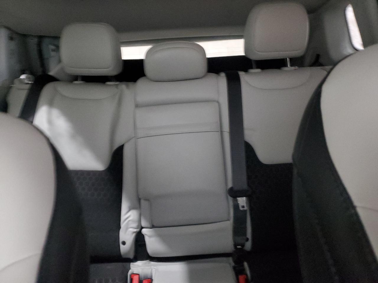 2018 Jeep Compass - Image 10