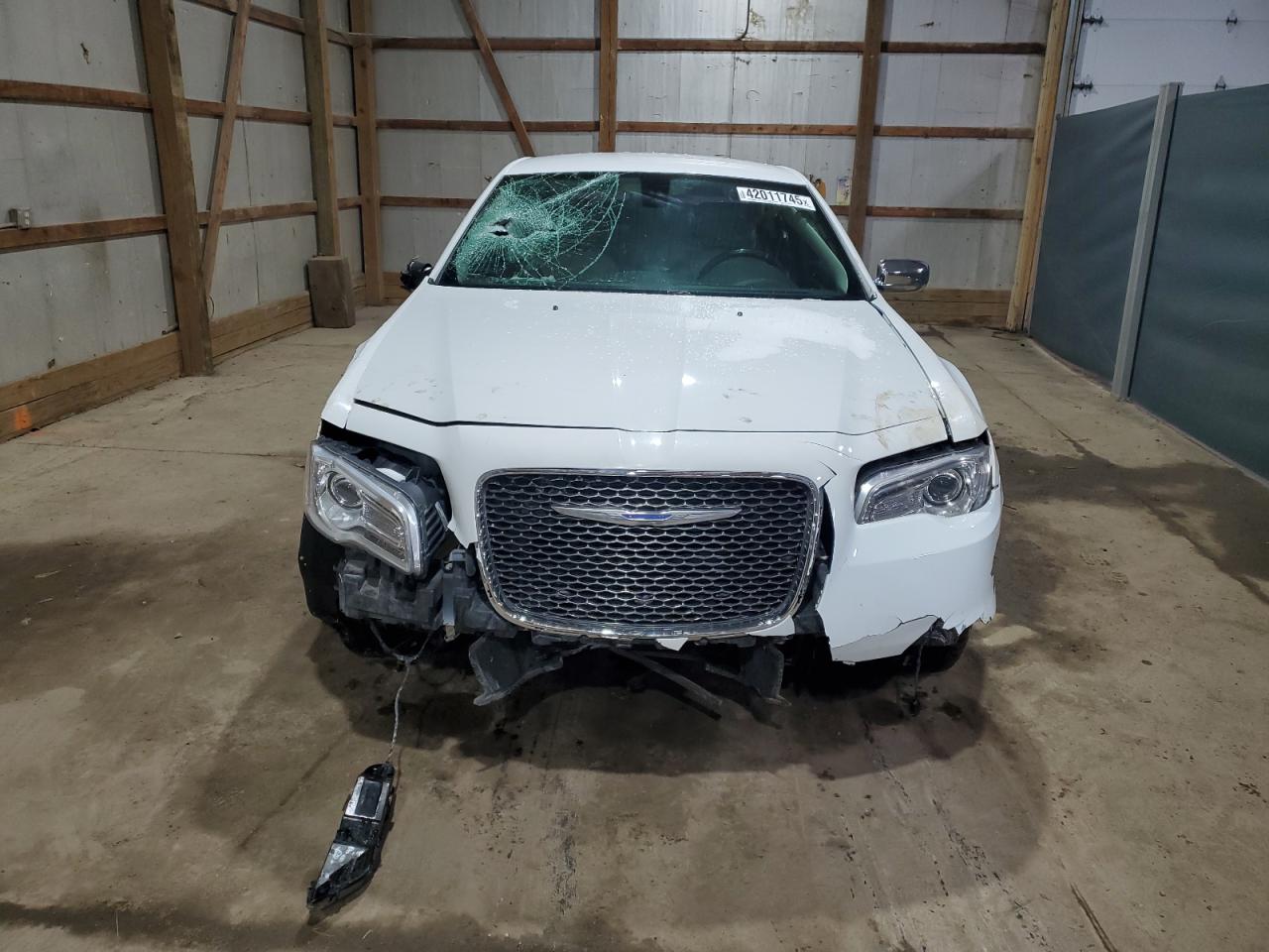 2018 Chrysler 300 - Image 5