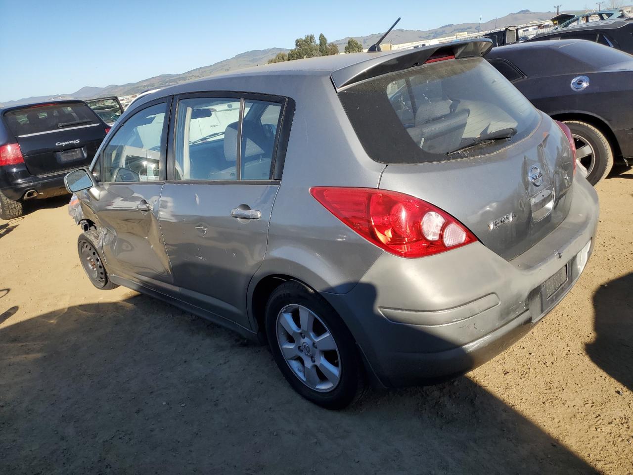 2008 Nissan Versa - Image 2
