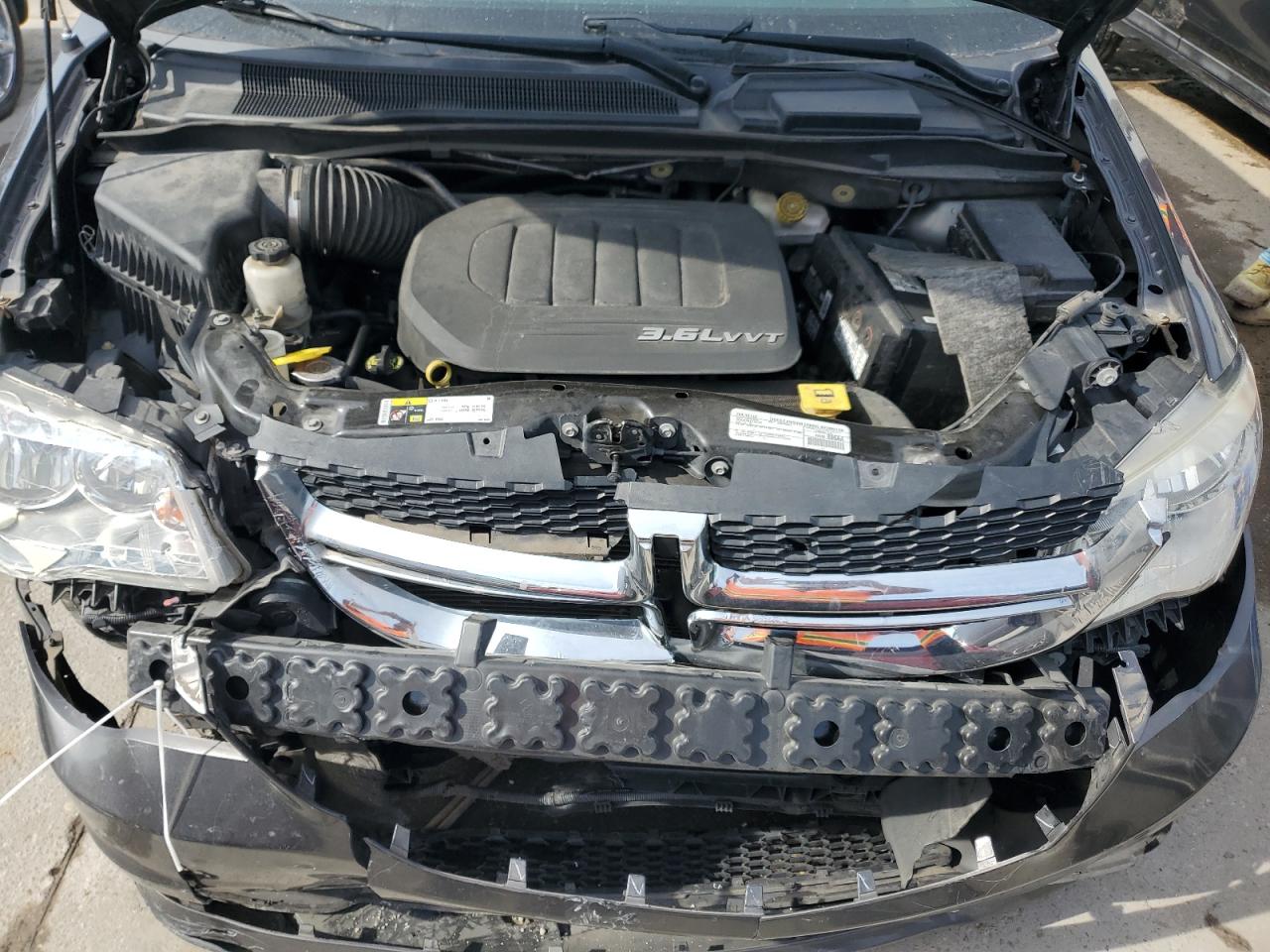 2017 Dodge Caravan - Image 11