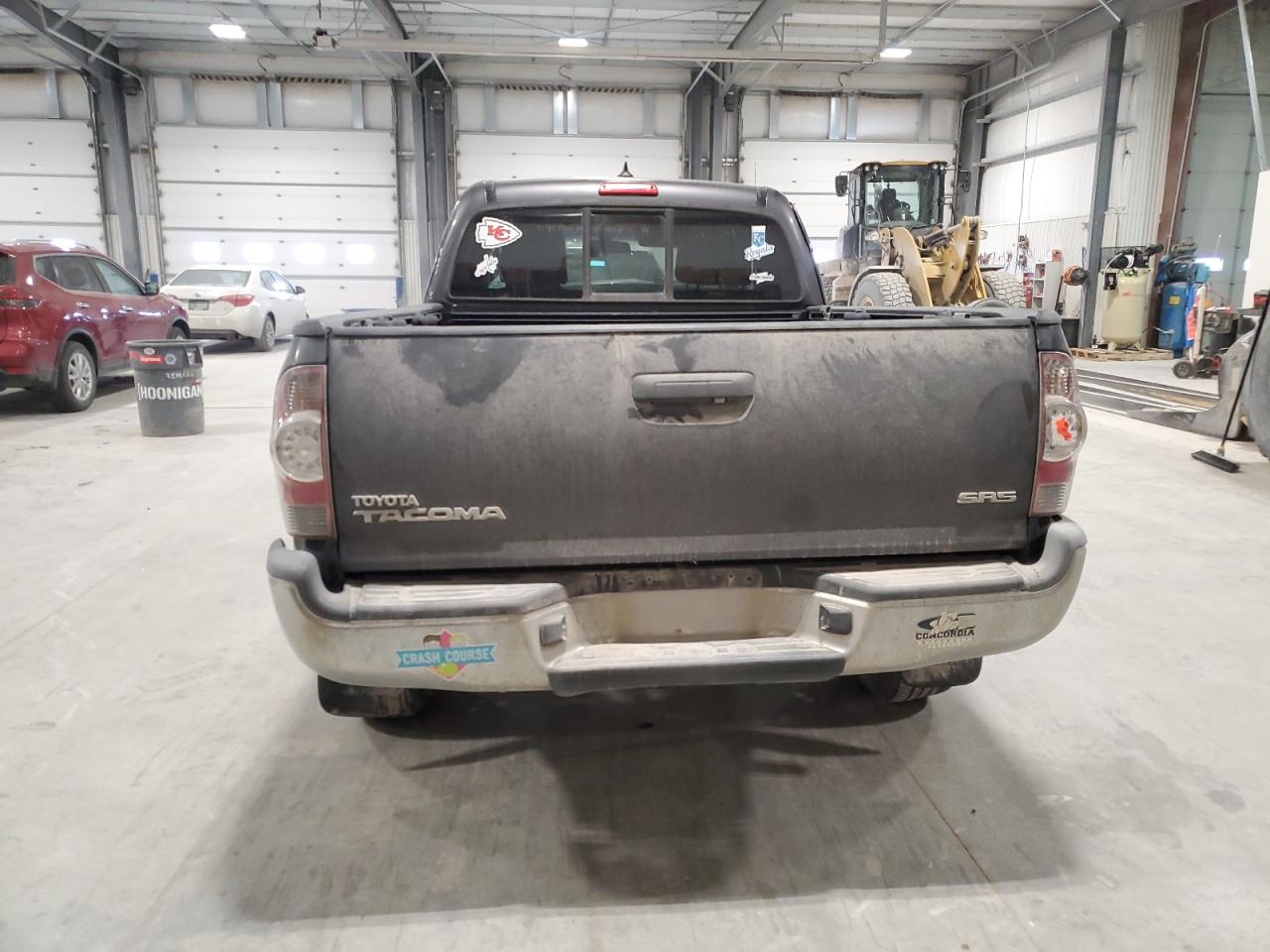 2015 Toyota Tacoma - Image 6
