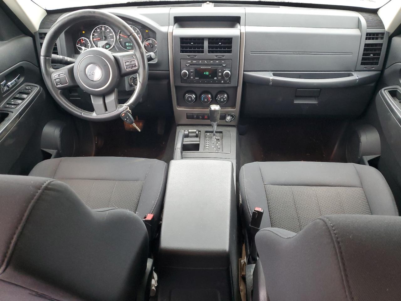2012 Jeep Liberty (North America) - Image 8