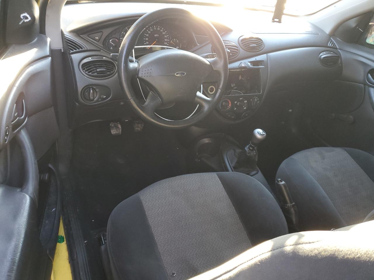 2000 Ford Focus - Image 8