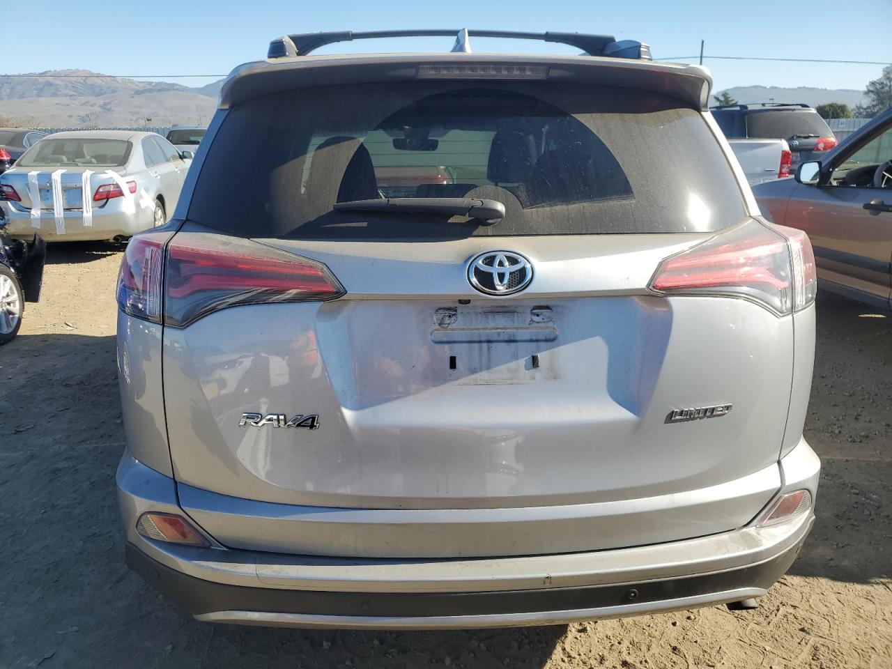 2017 Toyota RAV 4 - Image 6