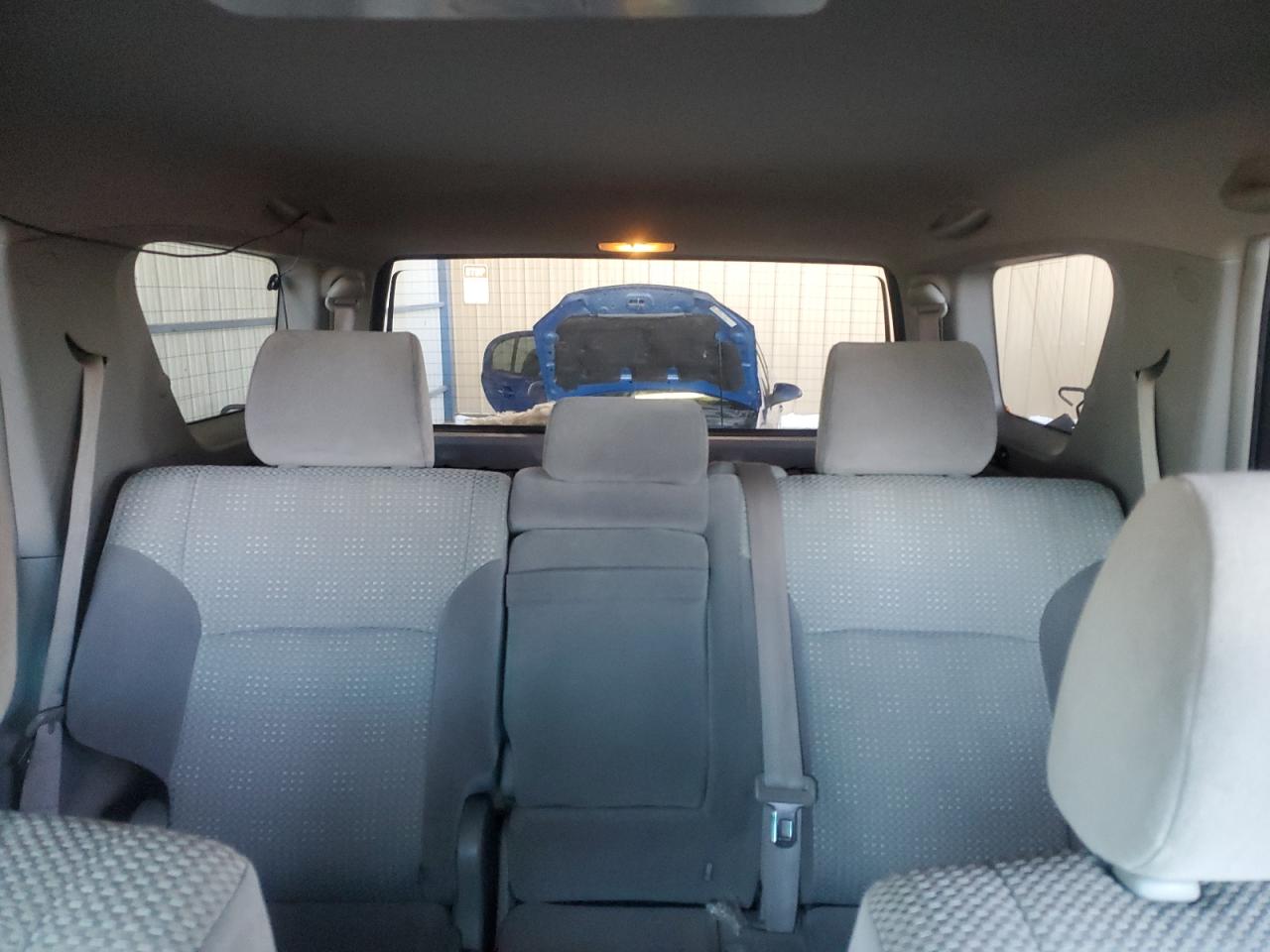 2004 Toyota 4Runner - Image 10